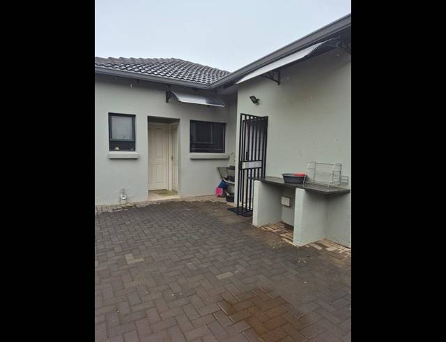 4 BEDROOM PROPERTY TO RENT IN RASLOUW